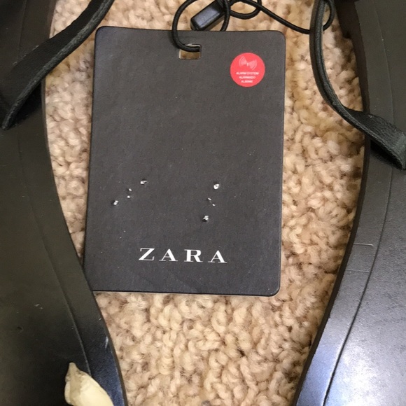 Zara SZ 38, black flat sandals with shells with ankle straps. - Picture 9 of 9